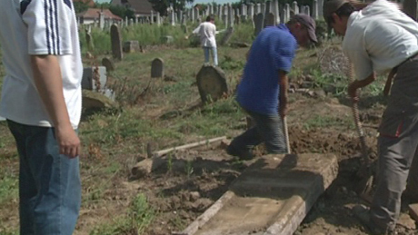 Helyreállítják a kaposvári zsidó temetőt - videóval