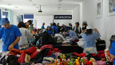 „Segíts, hogy segíthessünk” - jótékonysági ruhaosztás Kaposváron