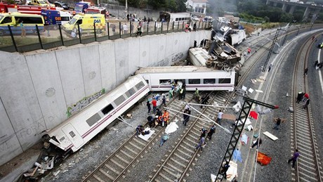 78 halott Spanyolországban - így siklott ki a vonat