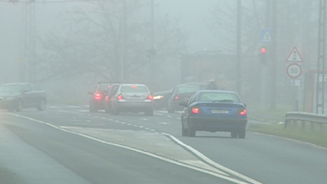 Csúszós utak, köd, várható havazás - vezessenek óvatosan! 