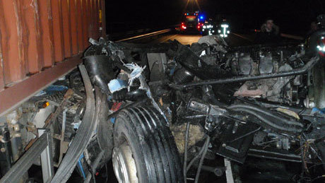 Teljes útzár: összeütközött két kamion az M7-esen - képek