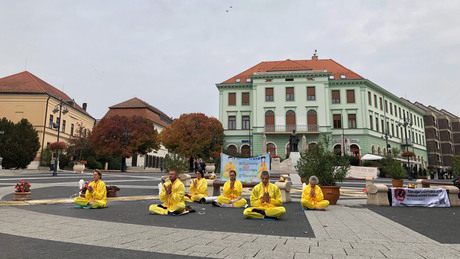 Buddhisták a Kossuth téren