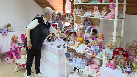 Több mint 300 babát gyűjtött össze Lidi néni