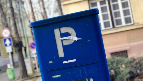Nem lehet majd parkolni a Baross Gábor utcában