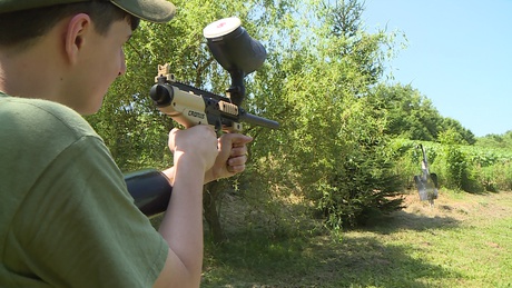 A paintball puskák is előkerültek a honvédelmi táborban