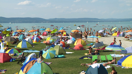Belföldön nyaralna a legtöbb magyar