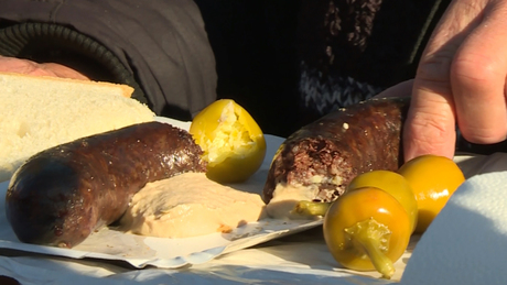 Több kilométernyi hurka tekergett Szennában