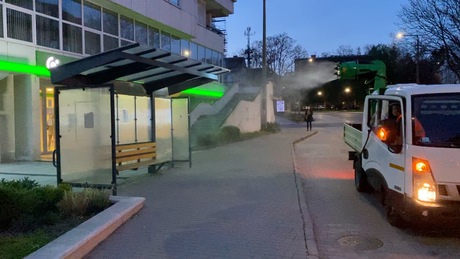 Folyamatos a kaposvári buszmegállók fertőtlenítése