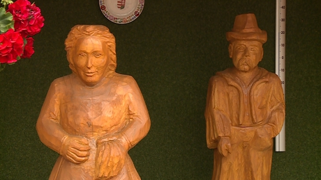 Fából készült szobrok jósolják meg az időjárást Andocson