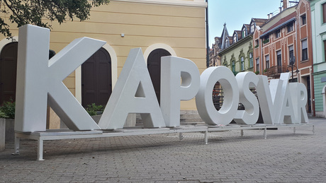 Újra kikerült a belvárosba a Kaposvár felirat