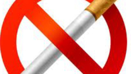 Végrehajtási rendeletben rögzítik a dohányzást tiltó táblák pontos méretét és feliratát