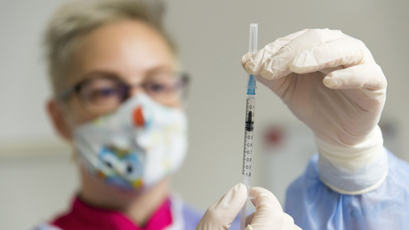 Jövőre érkezhet a magyar vakcina