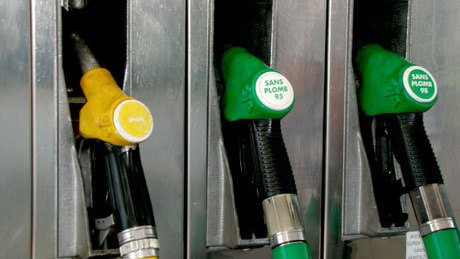A görög válság miatt újabb csúcson a benzin ára