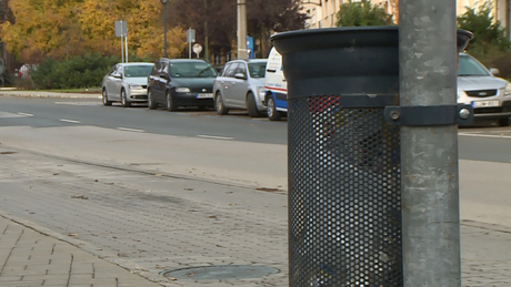 Hétvégén sem maradhatnak szemetesek a buszvárók!