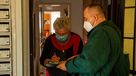 Elindultak a kézbesítők a megemelt nyugdíjakkal