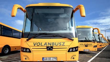 Száz új autóbusz állt forgalomba országszerte