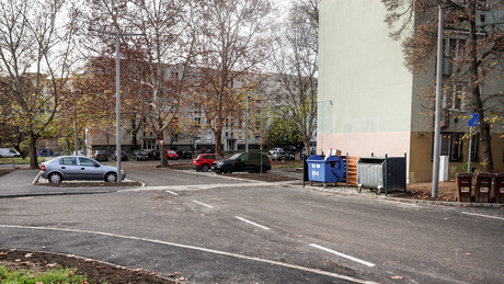 Új utca, új parkolók