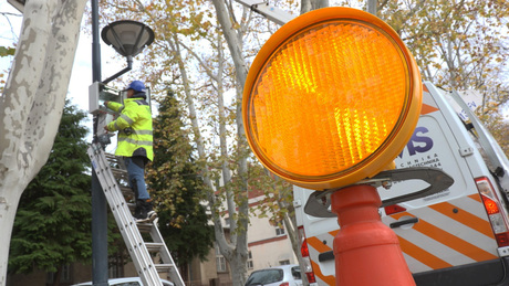 Okos közvilágítás, okos parkolás