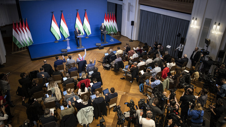 Orbán: Magyarország jövőjét az EU-ban és NATO-ban képzeljük el