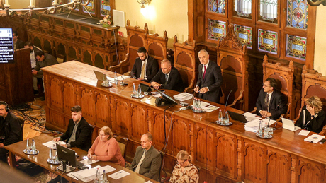 Nem az adóemelésekre, igen a fejlesztésekre