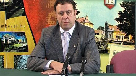 Felfüggesztette a testület a dombóvári polgármestert