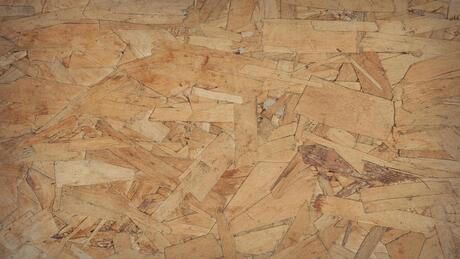 Az OSB lapok vízállósága: amit érdemes tudni vásárlás előtt