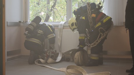 Tűzoltók gyakorlatoztak a kórházban
