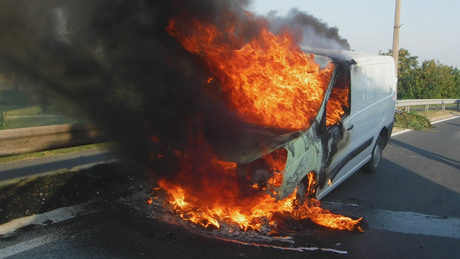 Két kigyulladt autót is oltottak a somogyi katasztrófavédők
