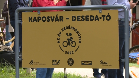 Tábla hirdeti az év kerékpárútját