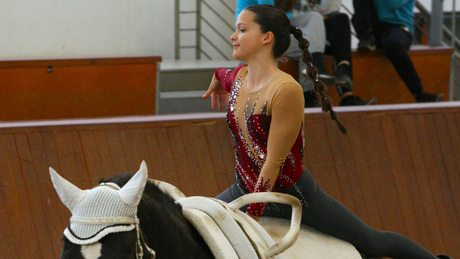 A nemzetközi mezőnyben is helytálltak a kaposvári lovastornászok