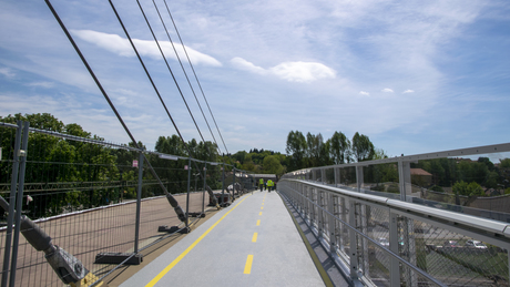 Megnyitották az Esterházy híd egyik oldalát a gyalogosok előtt