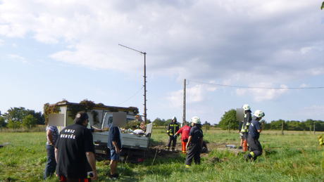 Szalagkorlátnak hajtott egy kisteherautó Balatonkeresztúron