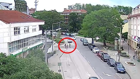 Szóváltás, köpködés, menekülés, ütlegelés