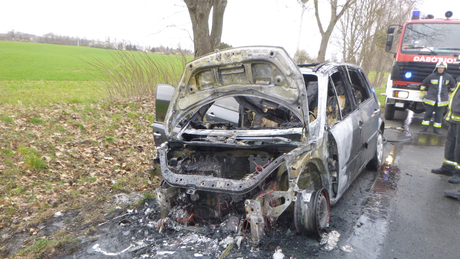 A 68-ason égett ki egy autó