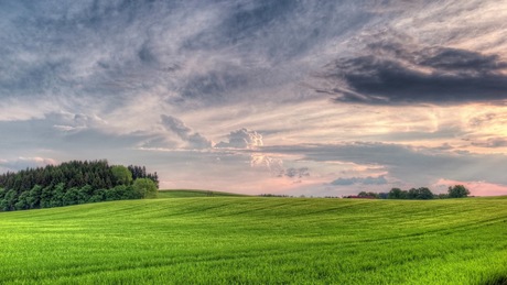 Folytatódik a fülledt, medárd jellegű idő