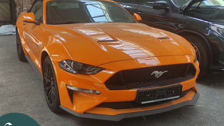 Valakinek egy Ford Mustang?